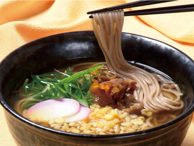 こだわりの“生麺”年越しそばパック